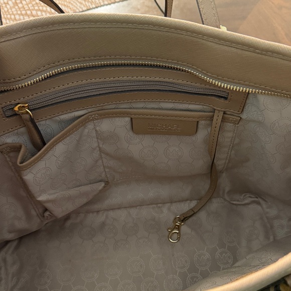 Michael Kors Tan Tote Bag - Picture 5 of 7